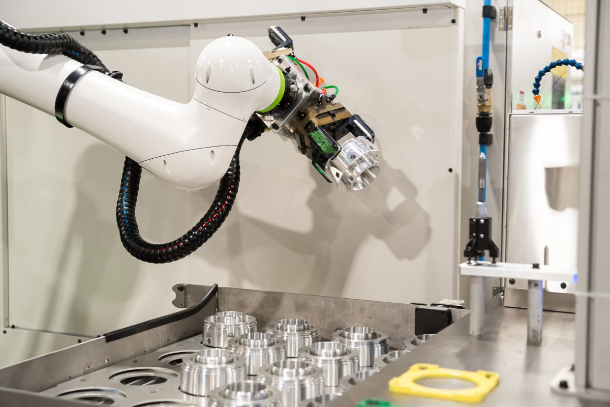 Bras robotisé pièce aluminium usinée nutech